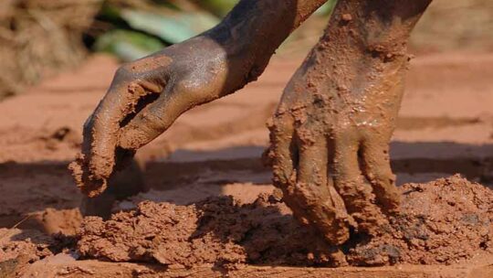 Retour des bâtiments en terre crue : quelles sont leurs fonctionnalités ?