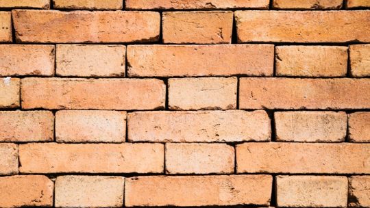 Briques, pavés, parpaings : quelle différence ?